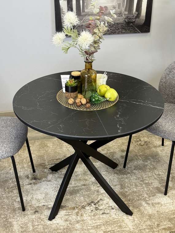 Раздвижной обеденный стол R900 черного цвета