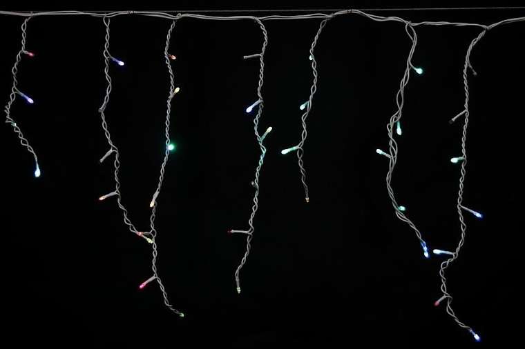 A-012R RGB светодиодная гирлянда "бахрома" 3x0.6м 140LED белый провод