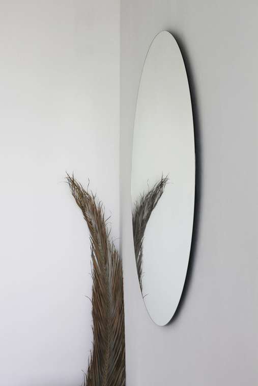 Круглое настенное зеркало диаметр 111 с каркасом из мдф