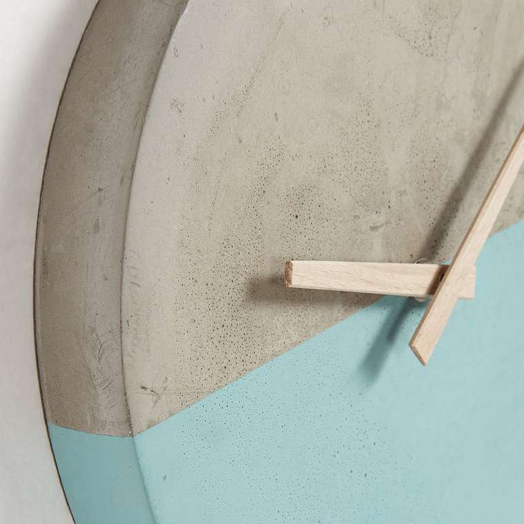  Настенные часы Slane из бетона