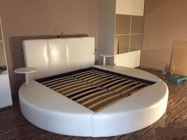 Кровать " Letto Rotondo GM 05 " с обивкой из экокожи или велюра 160х200 см