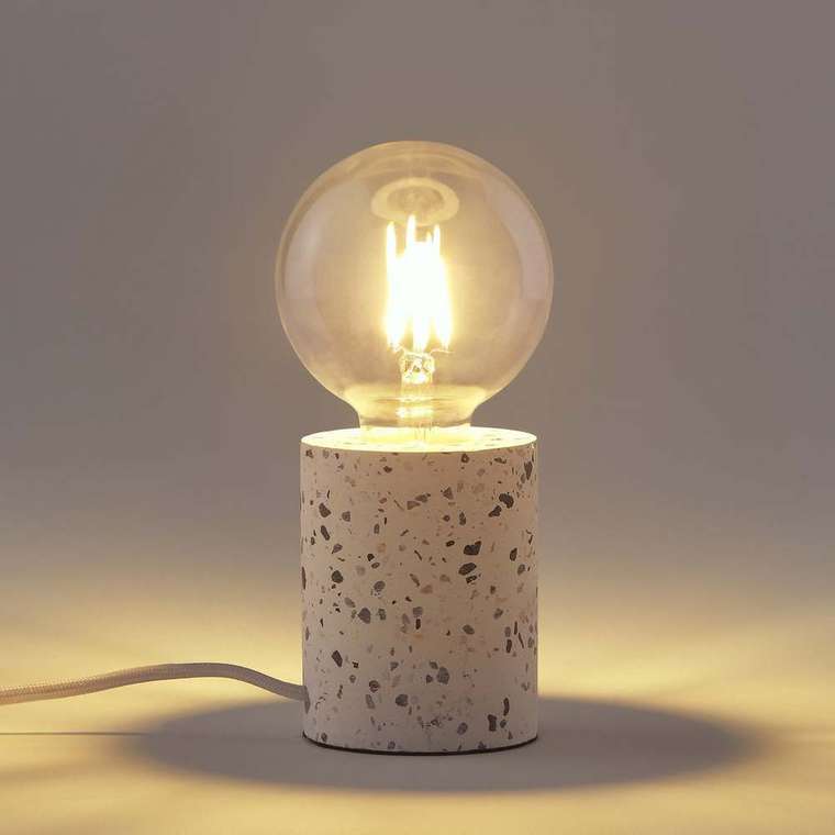 Лампа настольная из бетона терраццо Naya бело-серого цвета