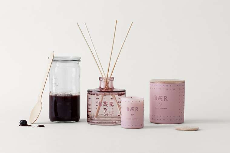 Свеча ароматическая Baer розового цвета с крышкой