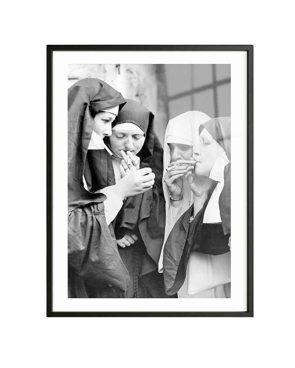 Постер "Nuns smoking"