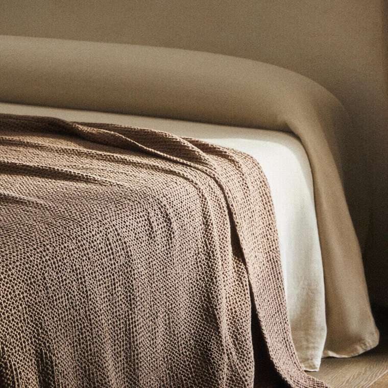 Мини-покрывало из хлопка вафельной вязки