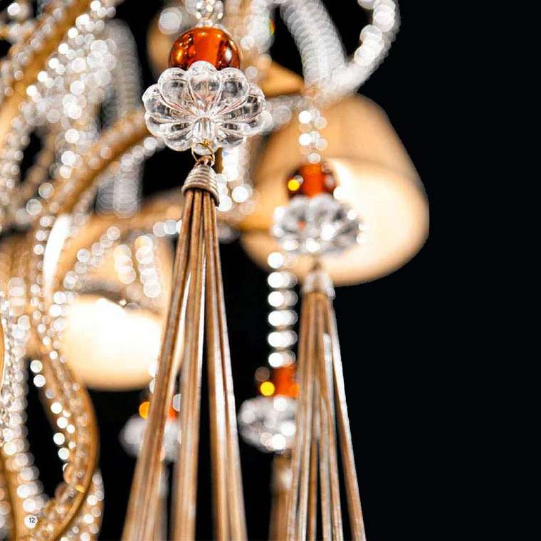 Подвесной светильник MM Lampadari ELEGANCE с абажуром из плиссированной ткани бежевого цвета.