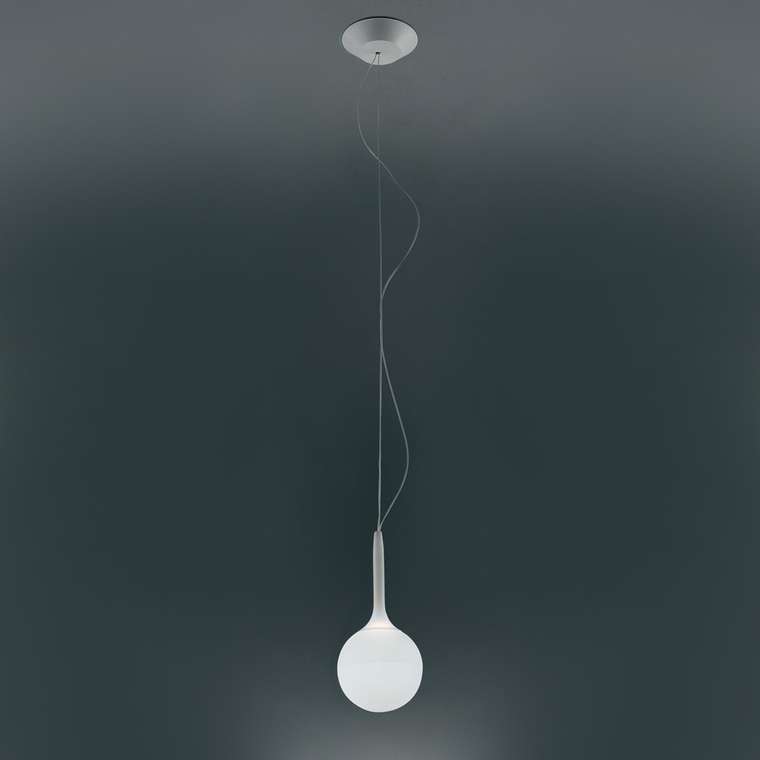 Подвесной светильник Artemide Castore с плафоном из белого стекла 