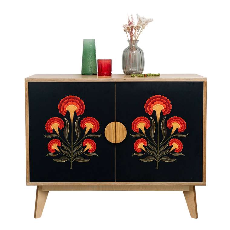 Комод Репейник с распашными дверцами на ножках