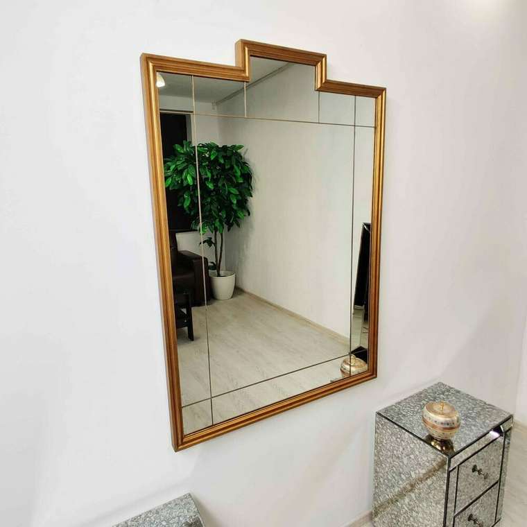 Настенное зеркало Vincello 75x105 золотого цвета