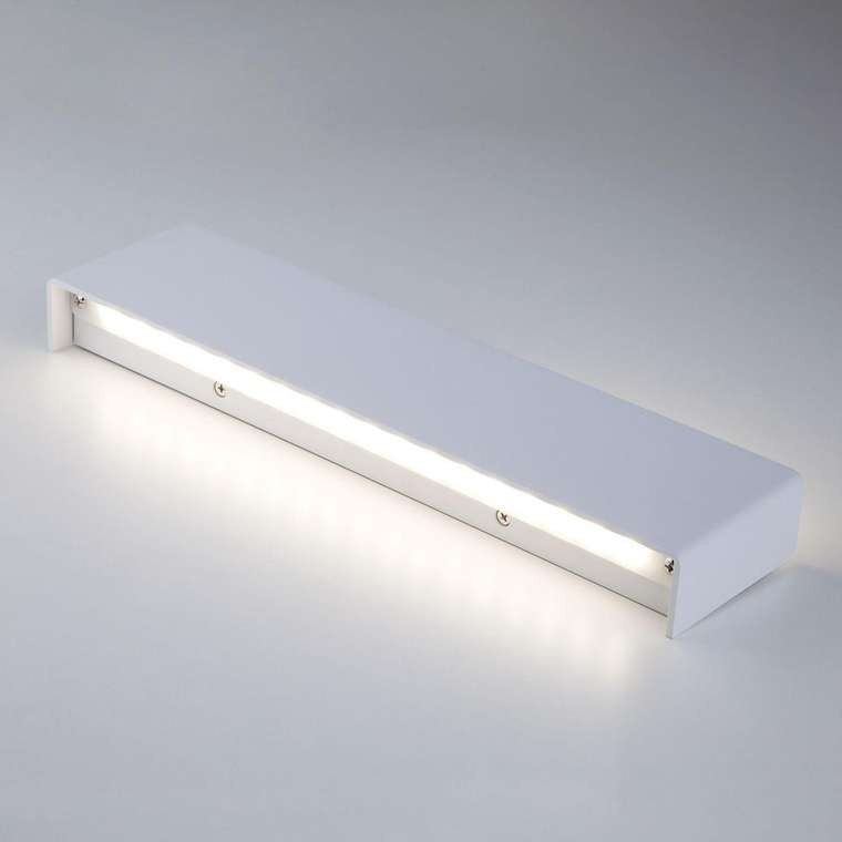 Настенный светодиодный светильник 40131/1 LED белый Straight