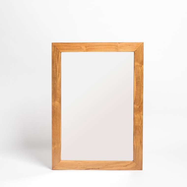 Зеркало прямоугольное  в деревянной раме
