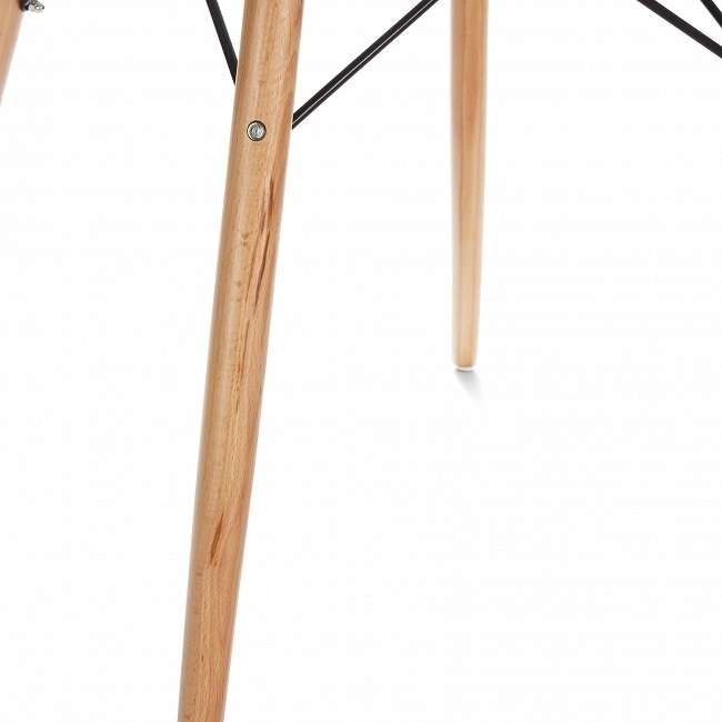 Обеденный стол Conundrum на деревянных ножках