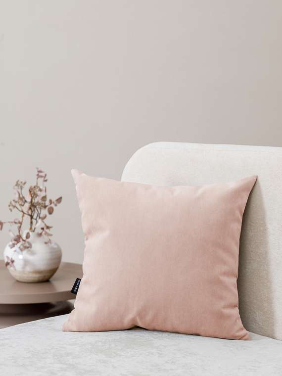 Декоративная подушка Ultra Rose розового цвета