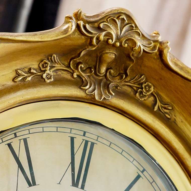 Часы настенные Шанталь золотого цвета