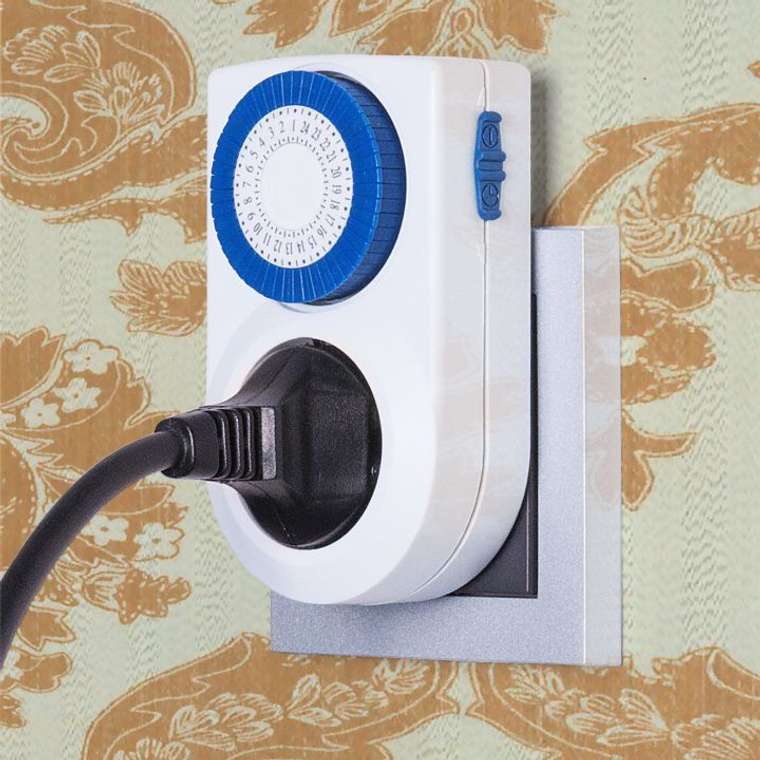 Розетка с механическим таймером 16A x1 IP20 Белый TMH-M-3 TMH-E