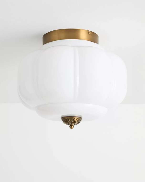 Золотистый светильник "Элаиза" с белым плафоном