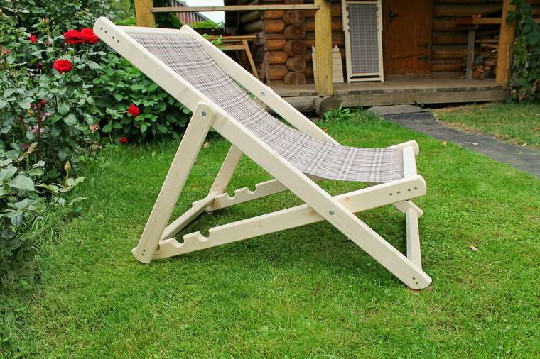 Шезлонг-кресло складной из массива ели и ткани