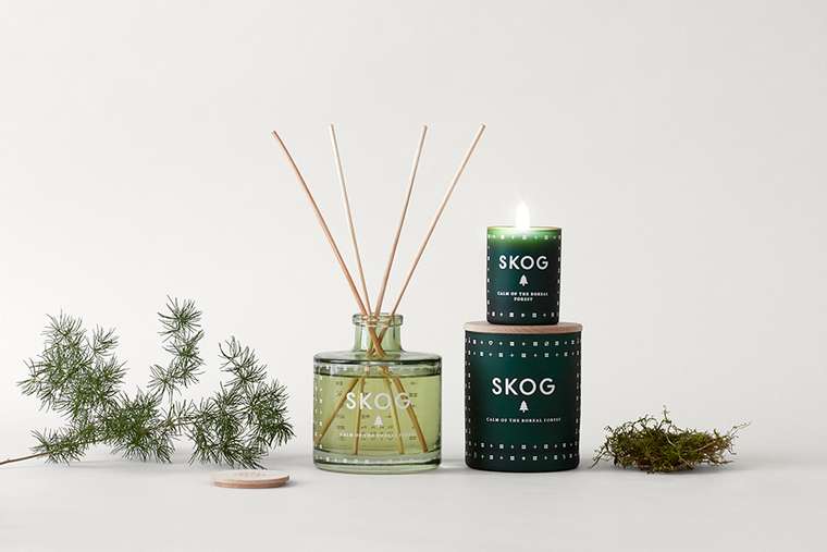 Свеча ароматическая Skog темно-зеленого цвета с крышкой