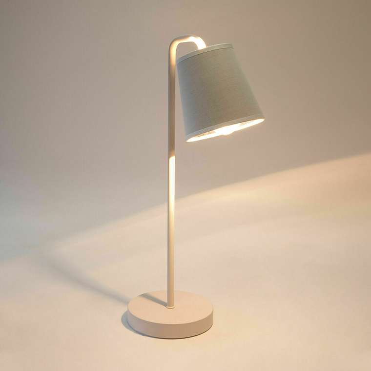 Настольная лампа Montero белого цвета