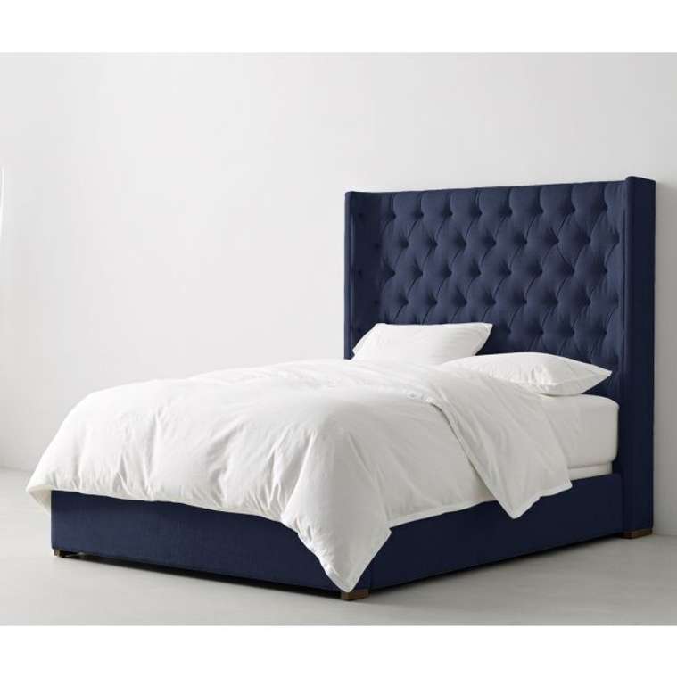 Кровать Zadie tufted 200х200 темно-синего цвета
