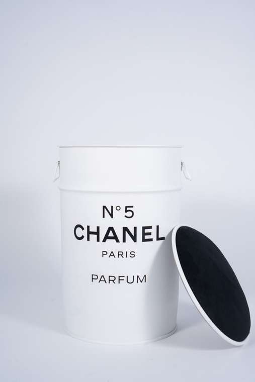 Барный стул-пуфик Chanel белого цвета