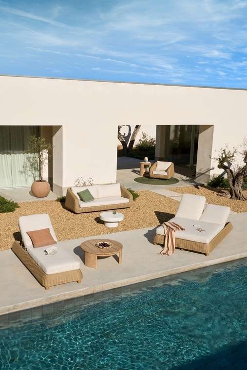 Шезлонг Meria из искусственного ротанга