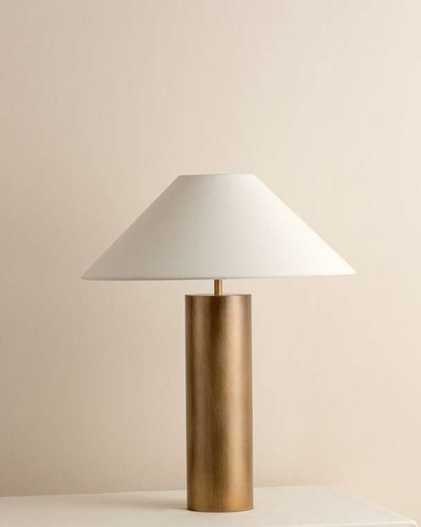 Настольная лампа “Лиам” с цилиндрическим основанием