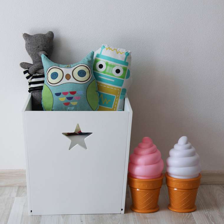 Деревянный ящик для игрушек белый со звездочкой