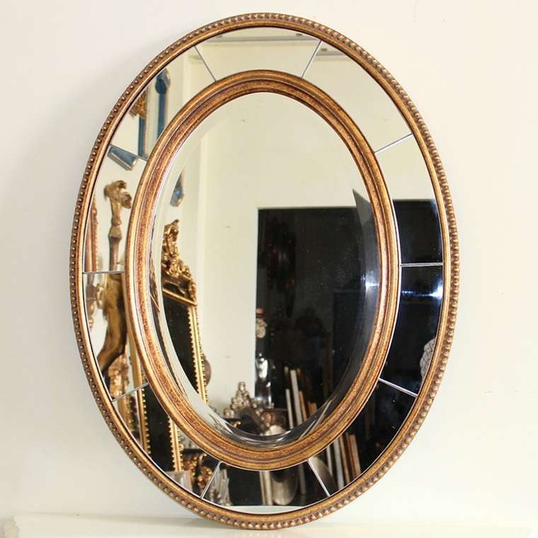 Настенное зеркало в раме Lorena Gold