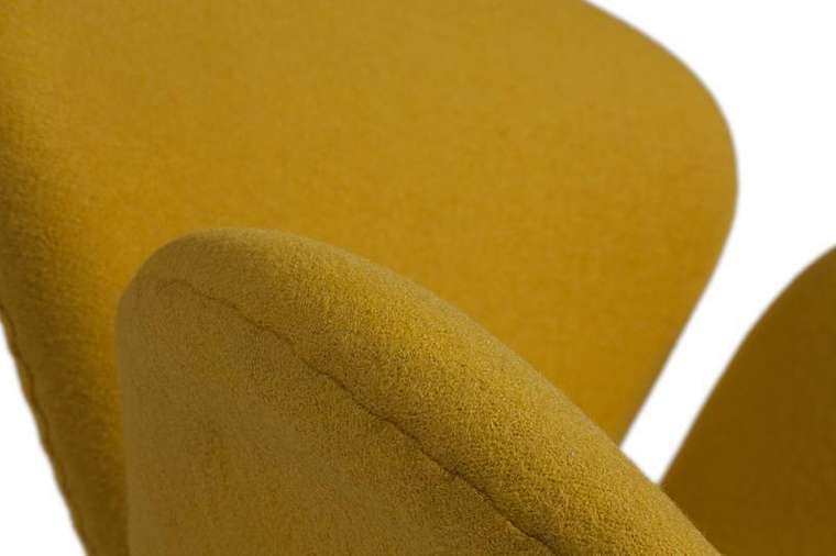  Кресло Swan Chair желтого цвета