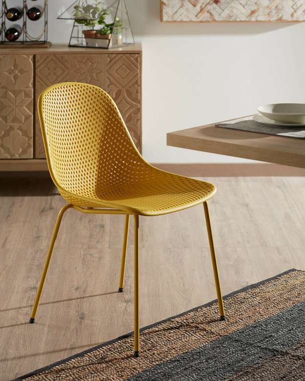 Стул Quinby chair желтого цвета