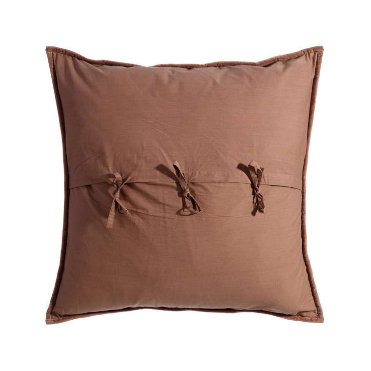 Подушка бархатистая коричневого цвета