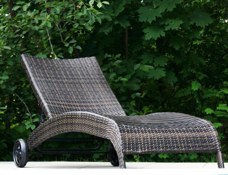 Шезлонг лежак из ротанга "MONACO"