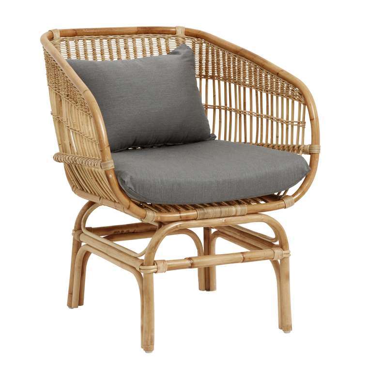 Кресло из ротанга с мягким сиденьем и подушкой