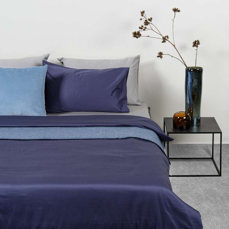 Комплект постельного белья Essential из сатина темно-синего цвета 150х200