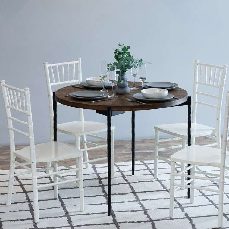 Обеденный стол из массива Васу коричневого цвета