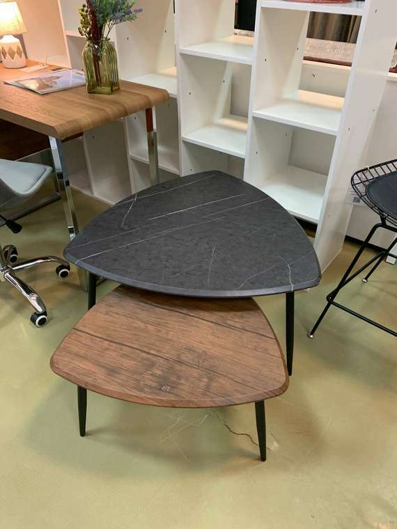 Набор из двух столиков Лойс черно-коричневого цвета под мрамор