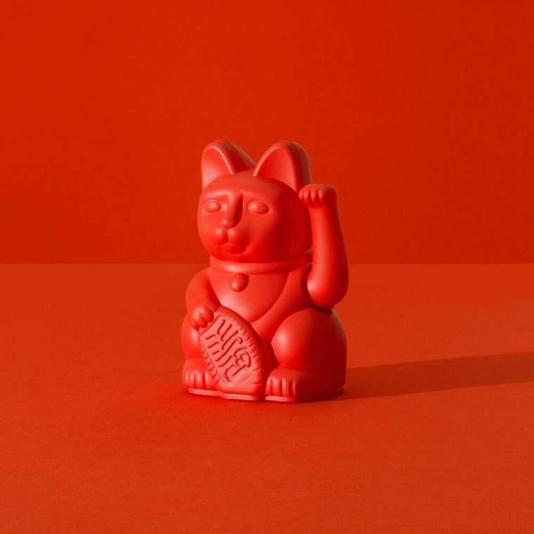 Декоративная фигурка-статуэтка Lucky Cat Mini красного цвета