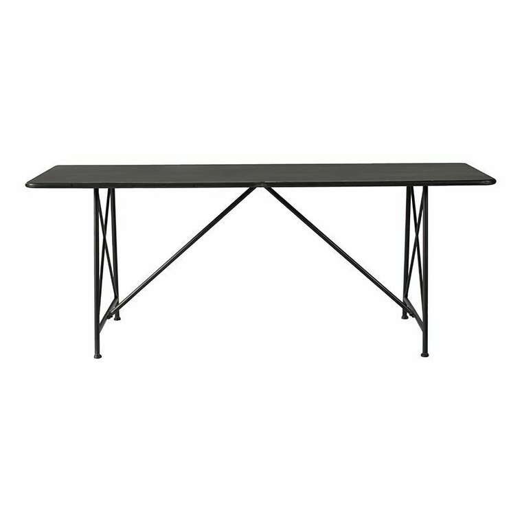 Обеденный стол из металла черного цвета
