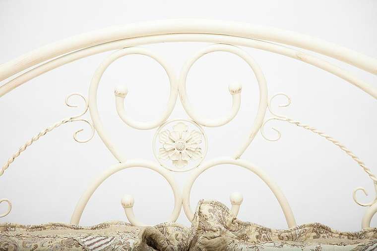 Кровать металлическая Elizabeth 140х200 антично-белого цвета 