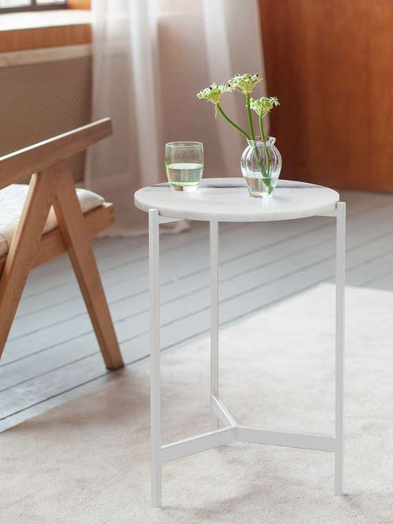 Столик кофейный Odri белого цвета с мраморной столешницей