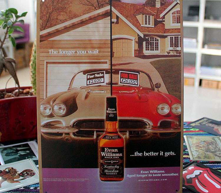 Табличка "Evan Williams"