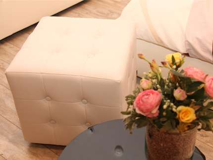 Пуф Rubik Plus с декоративной строчкой и пуговицами