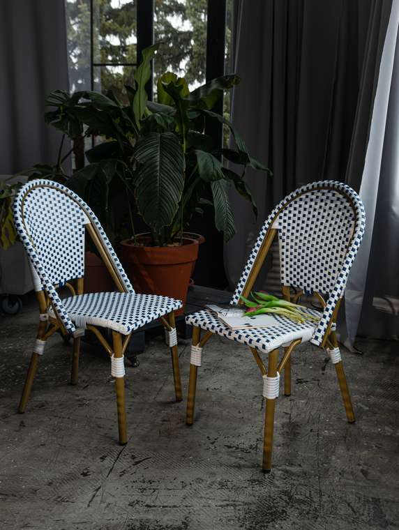 Набор из двух плетеных французских стульев Грас бело-бежевого цвета