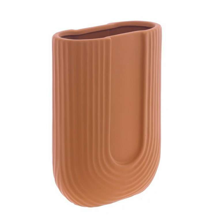 Керамическая ваза оранжевого цвета