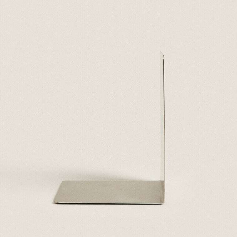 Металлическая подставка для книг