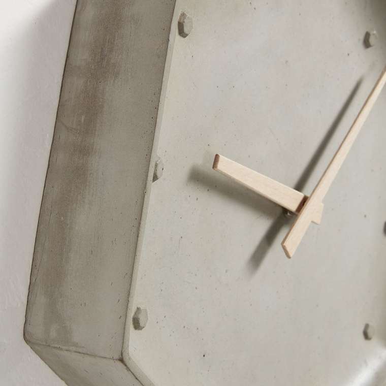 Настенные часы Warton серого цвета