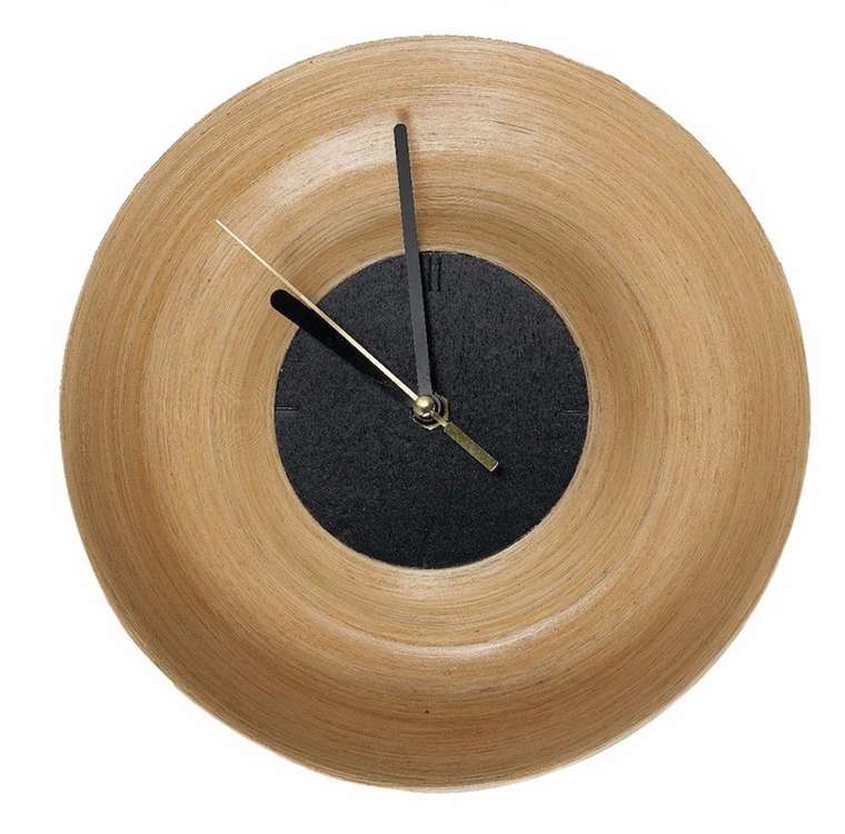 Настенные часы кварцевые Clo из натурального дерева и пластика 