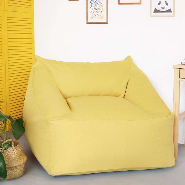 Кресло с подлокотниками Angle желтого цвета