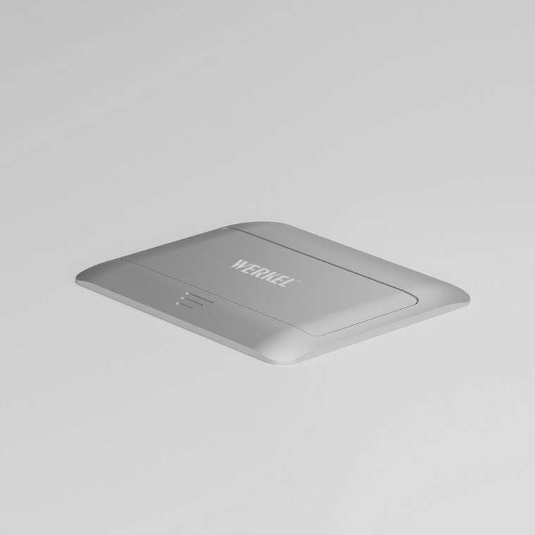 W8074065/ Выдвижной блок на 4 модуля (серебряный) W8074065 Выдвижной розеточный блок